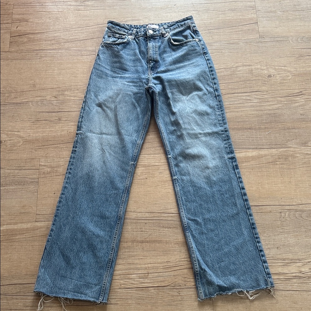 Zara Sz 8/40 Mid Rise Jean. Vintage Denim Wash